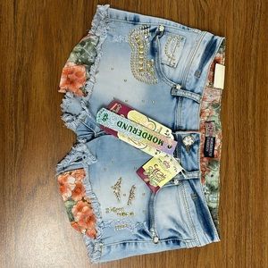 Very cute shorts for the young girl